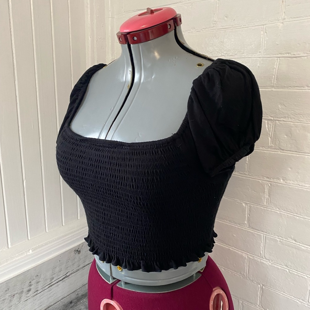 Ruffle sleeve crop top 2/$10